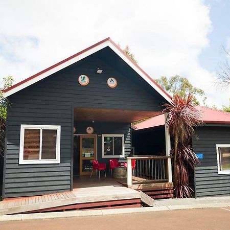 Margaret River Backpackers Yha Hostel Bagian luar foto